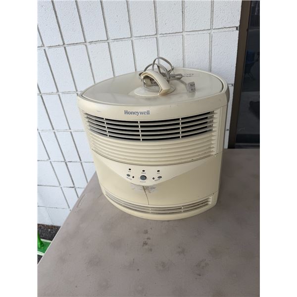 Honeywell air cleaner tested works good new filter