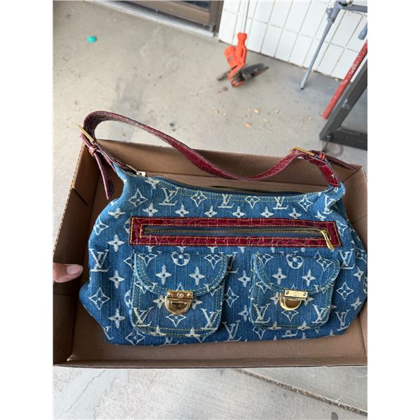 Louis Vuitton handbag authenticity up to buyer to verify before bidding