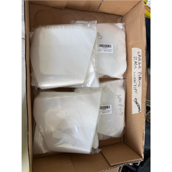 Piping bags with tips