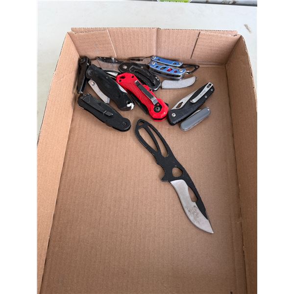Assorted pocket knives