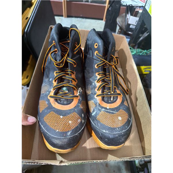 Steel toed size 13 wide