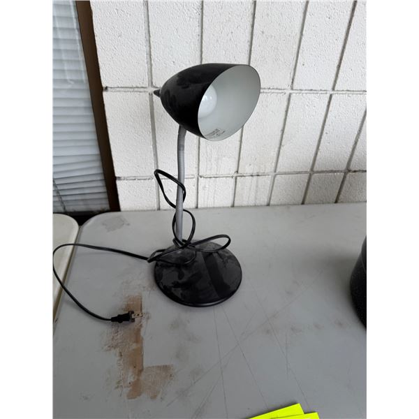 Table lamp