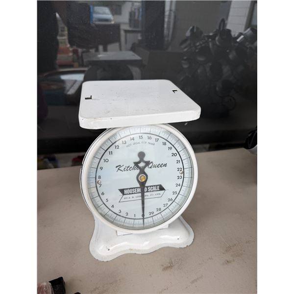 Vintage kitchen queen, household scale