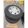 Image 1 : Tires with rims 215/70 R15