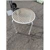 Image 1 : Side table