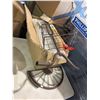 Image 1 : Bicycle decor with basket needs assembly