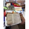 Image 1 : Towels and blankets