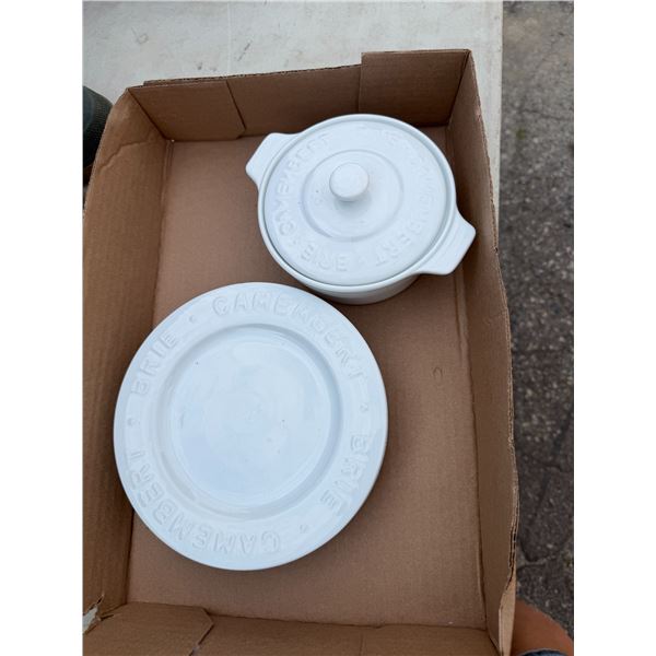 Brie plates and dish