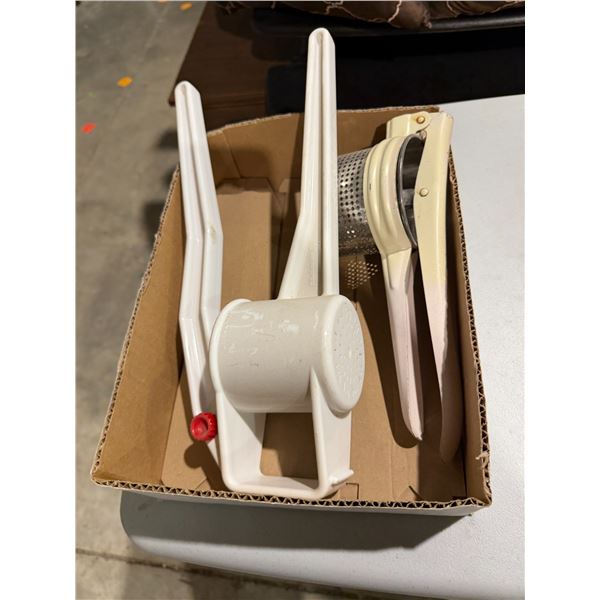 Vintage kitchen items