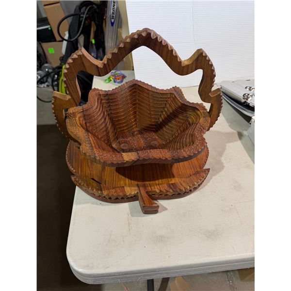Folding wood basket