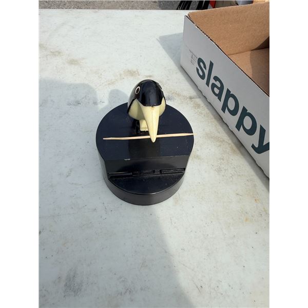 Toothpick holder