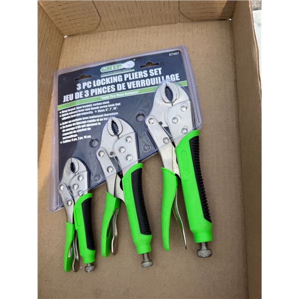 Locking plier set