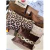 Image 1 : Throw pillows