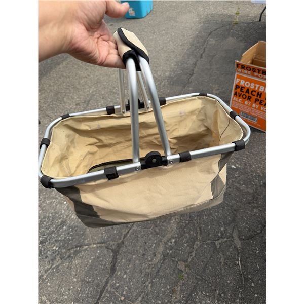 Folding basket