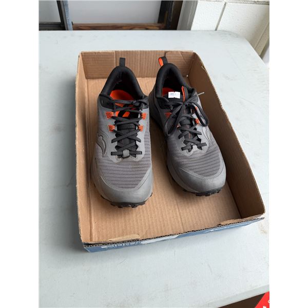 Shoes size 9