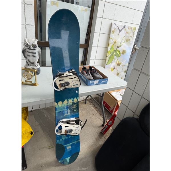 Burton snowboard 151