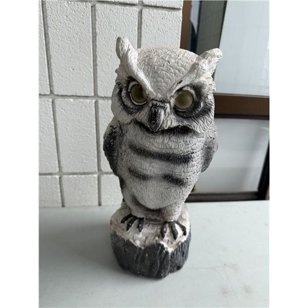 Owl decoy