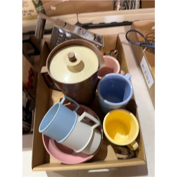 Tupperware and other kitchen items