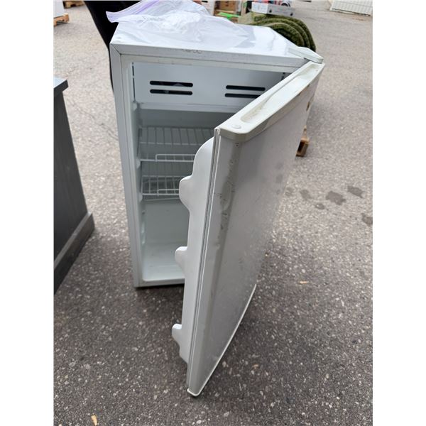 Mini fridge