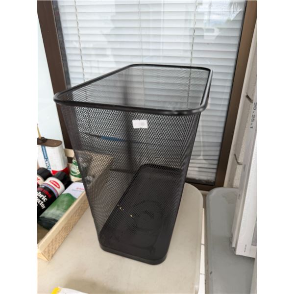 Wastebasket