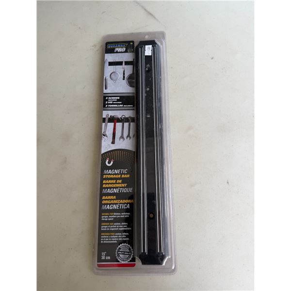 Magnetic storage bar
