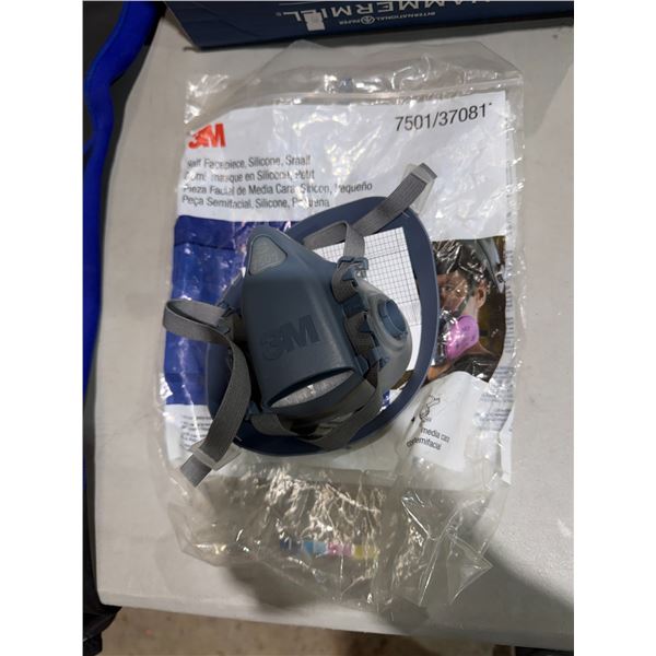 3M half base piece silicone small