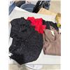 Image 1 : Clothing size small