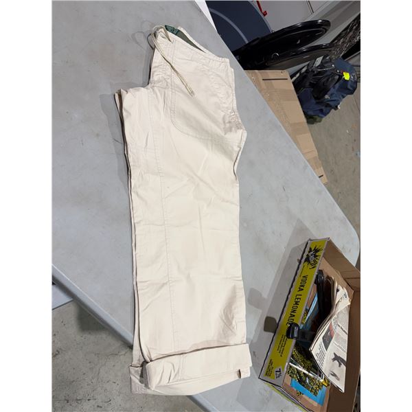 L. L. BEAN women's size 10 Capri