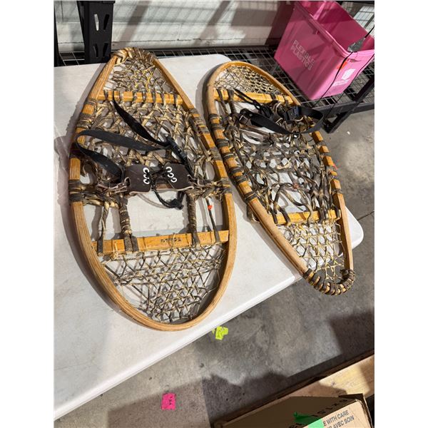 Snow trek made in Canada snow shoes