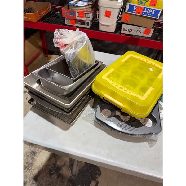 Baking pans and cooling trays and flower Sister