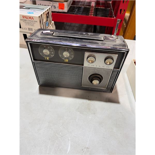 Philco automatic frequency radio takes batteries