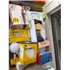 Image 1 : Lightbulbs and outlet