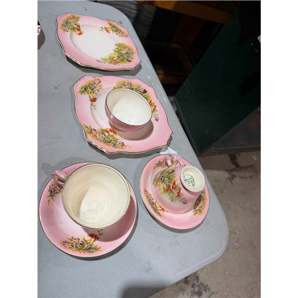 Royal, Winton, lunch plates and tea, cups, and saucers