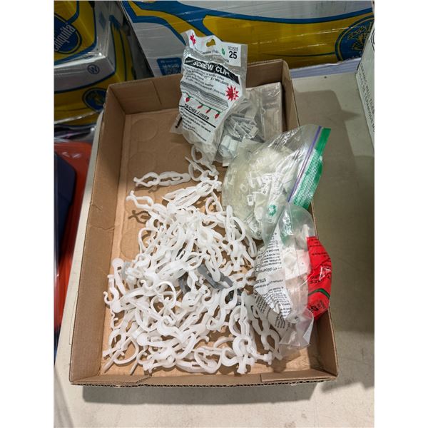 Christmas light clips