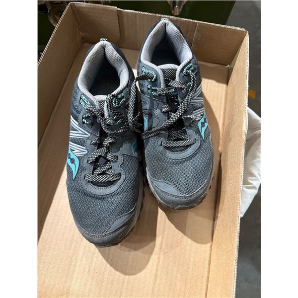 Women's running shoes size 8
