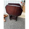 Image 1 : TV tables on stand