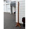 Image 1 : Coat rack