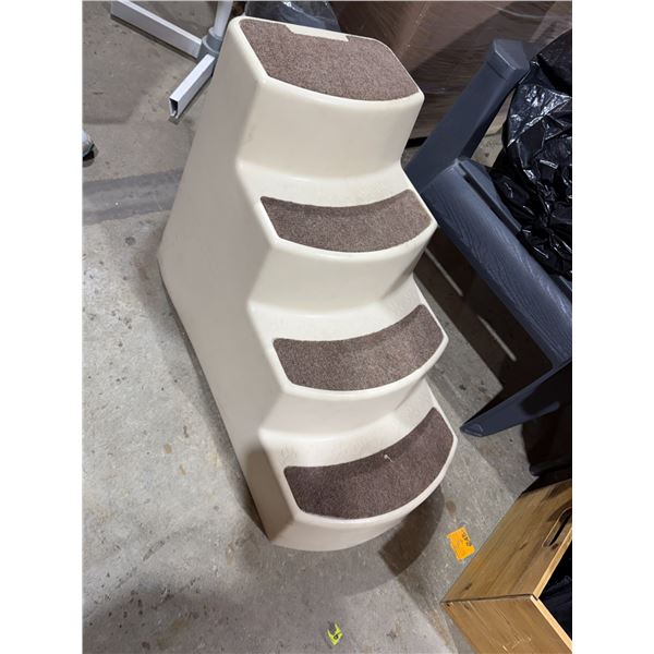 Pet step