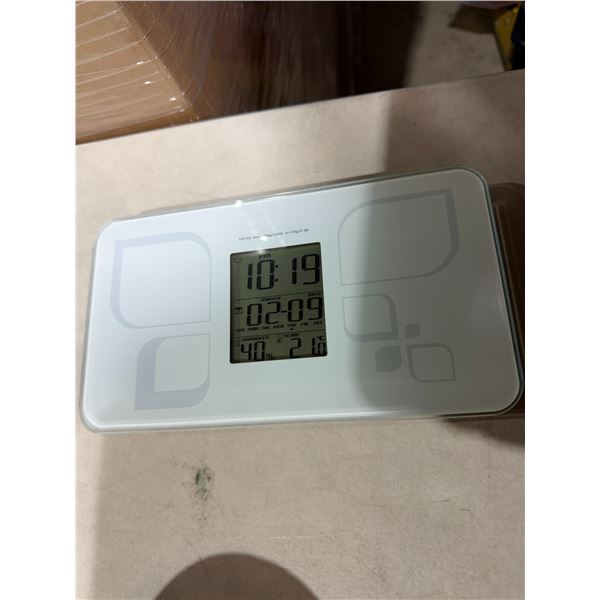 clock weather station