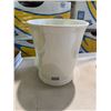 Image 1 : Waste basket