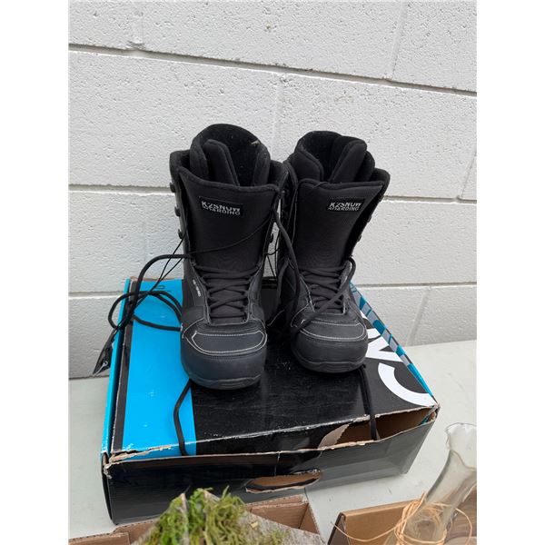 K2 snowboarding boots size 9 men