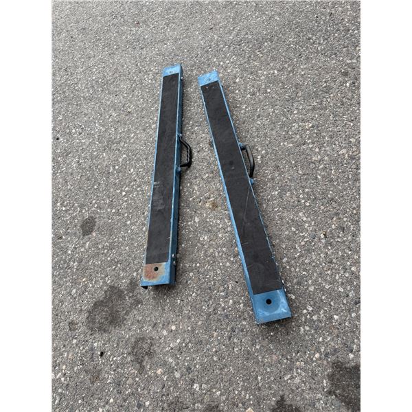 Folding sawhorses