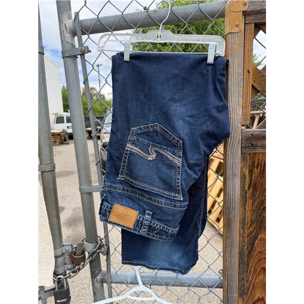 Silver jeans size 38 x 34