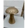 Image 1 : Mushroom decor