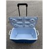 Image 2 : Rubbermaid cooler