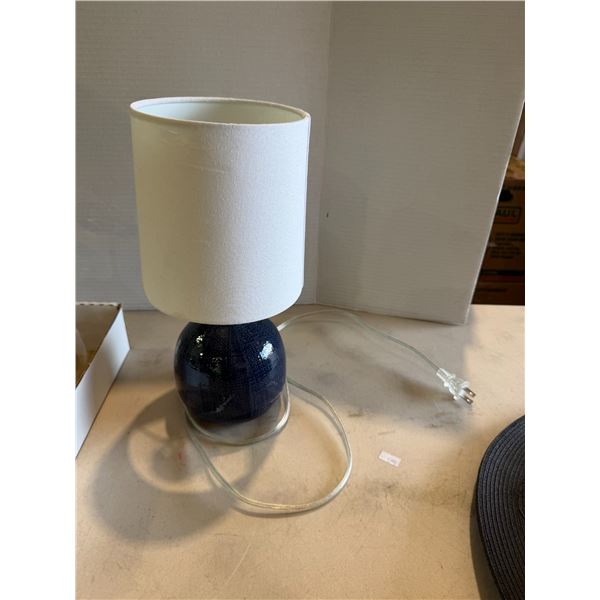 Table lamp