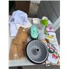Image 1 : Kitchen items