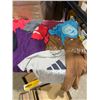 Image 2 : Clothing size small medium