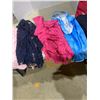 Image 3 : Clothing size small medium