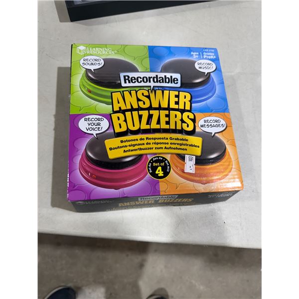 Recordable answer buzzers